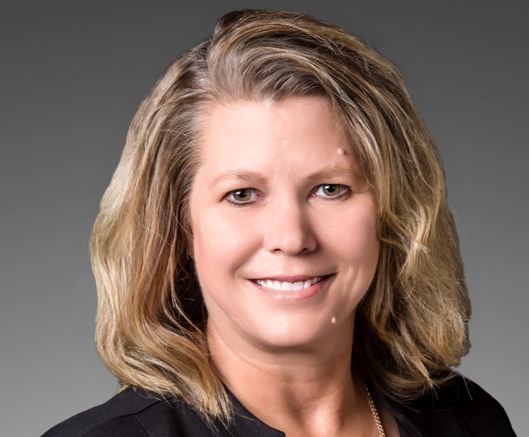 Julie Huber headshot