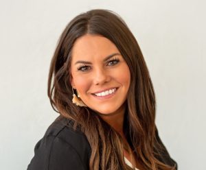 Kim Reusser Headshot